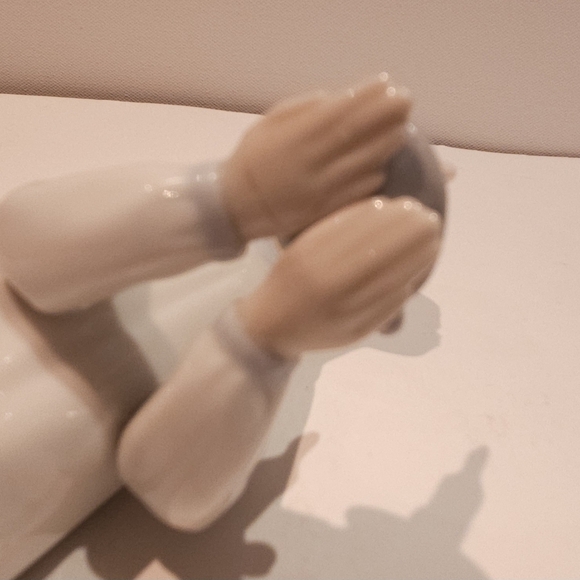 Liadro Girl with Candle - Picture 8 of 8